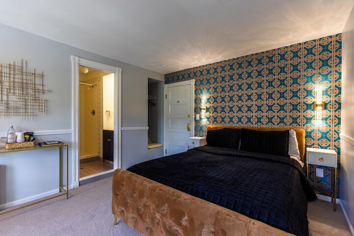 Room 42 of 150