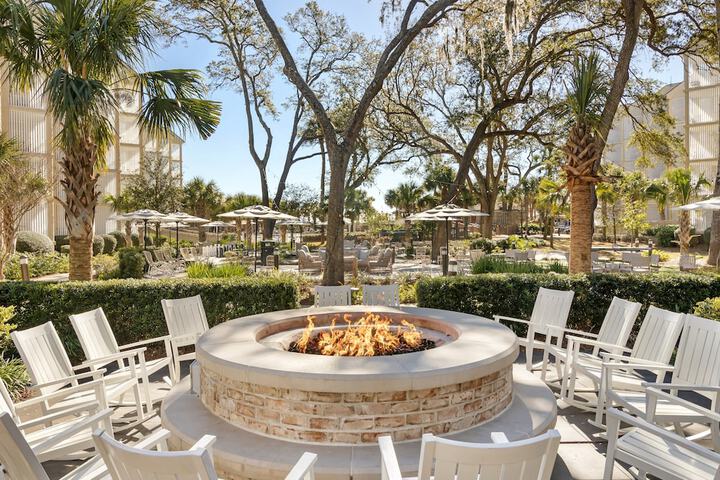 Hotel Exterior 90 of 97