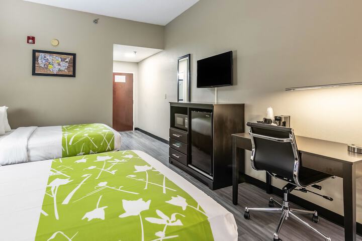 Room 15 of 28