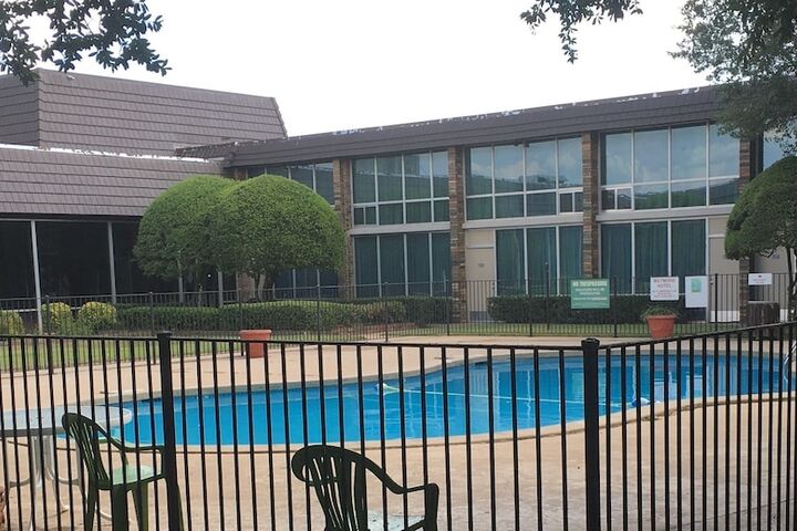 Pool 4 of 35