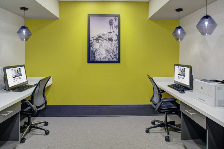 Business Center 37 of 37