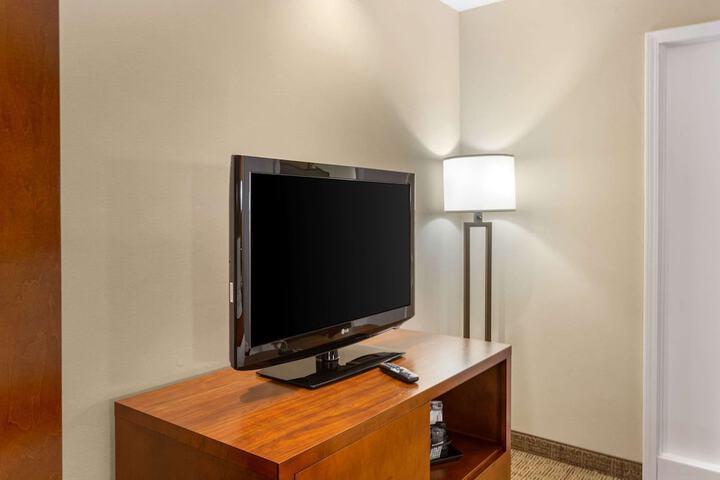 Room 28 of 53
