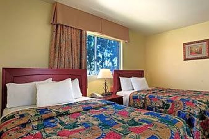 Days Inn & Suites by Wyndham San Diego SDSU