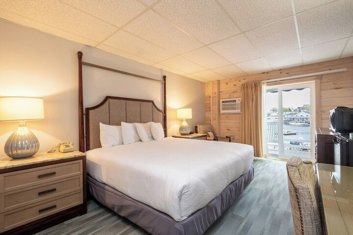 Boothbay Harbor Inn