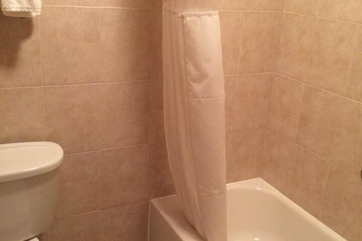 Pacer Inn & Suites Delaware