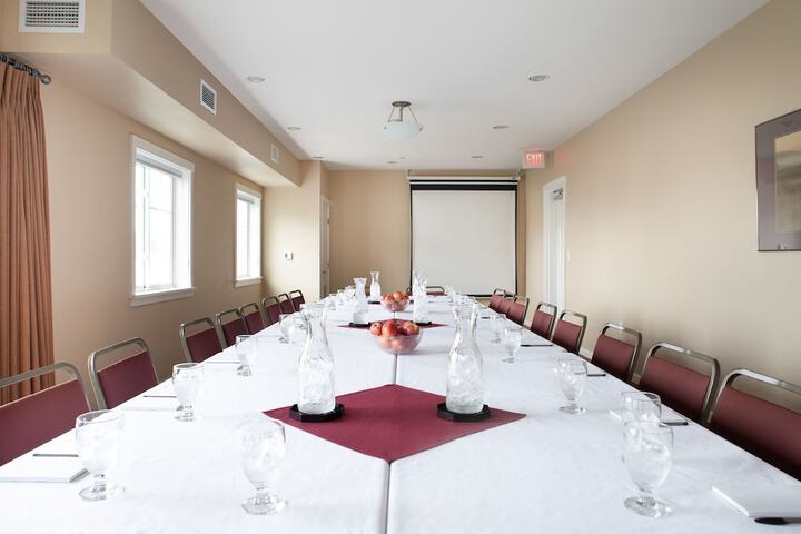 Rivertide Suites Hotel