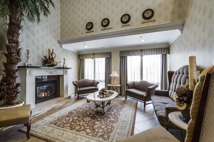 Monte Carlo Inn - Brampton Suites