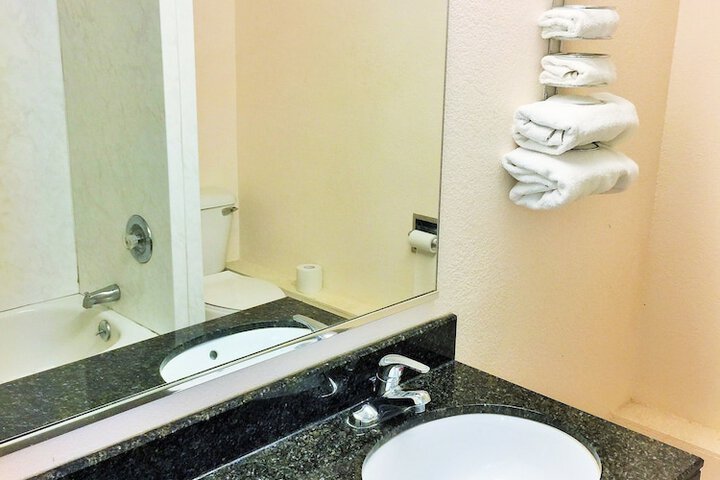 Room 25 of 34