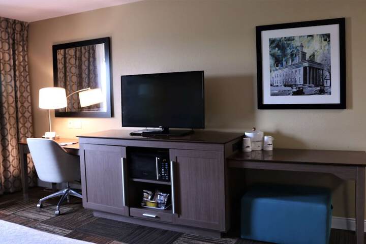 Hampton Inn & Suites Fremont
