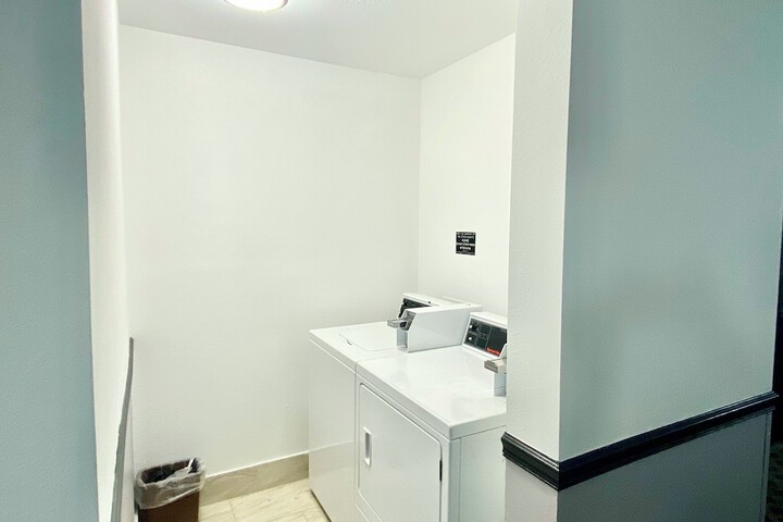 Room 10 of 21