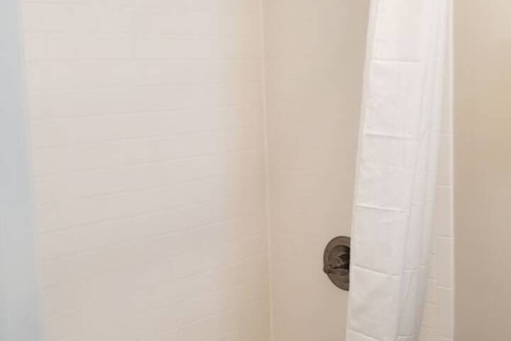 Room 6 of 15
