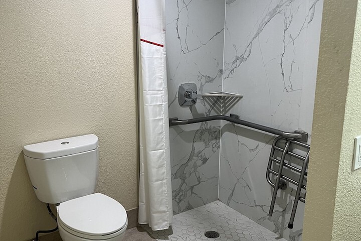 Room 14 of 16