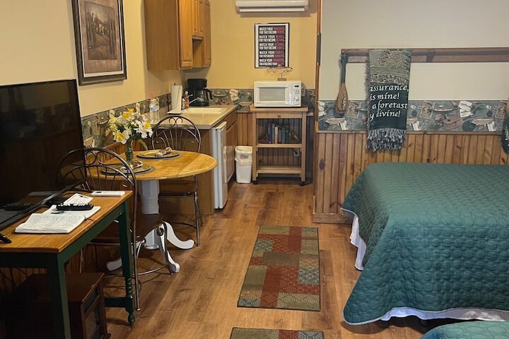 Mountain Aire Cottages Inn & Glamping