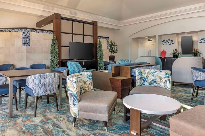 Lounge 59 of 69