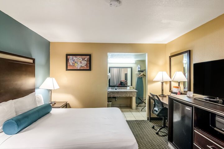 Room 19 of 37