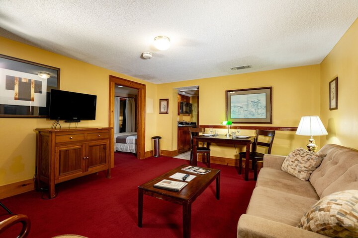 Room 18 of 48