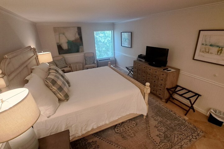 Saint Simons Inn by the Lighthouse