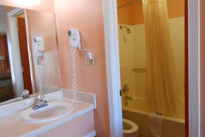 Room 12 of 27