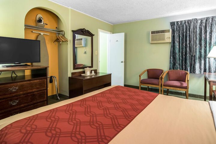Room 27 of 49