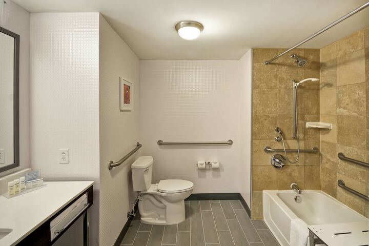 Room 12 of 43
