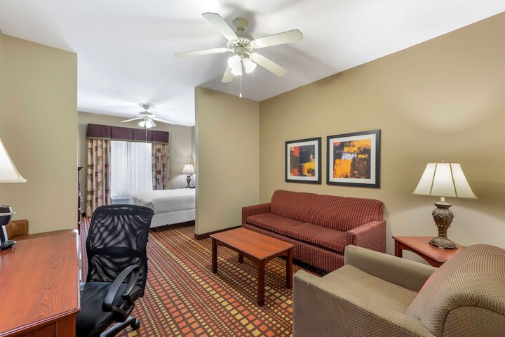 Room 11 of 23