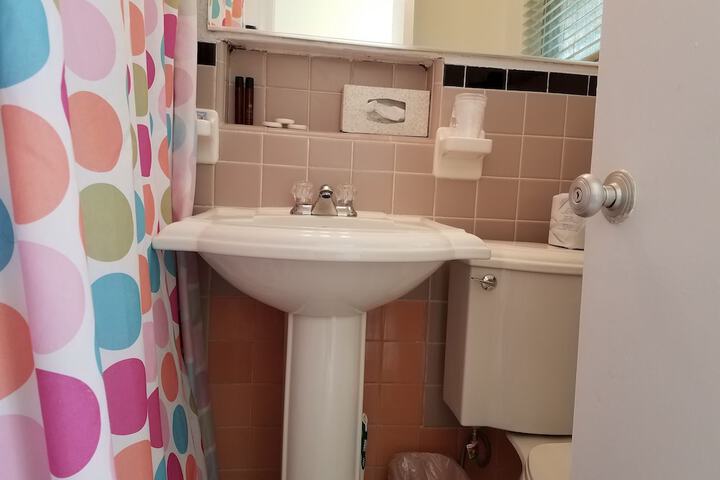 Room 65 of 218