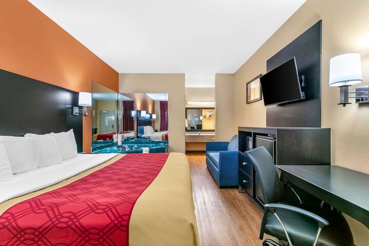 Room 13 of 34