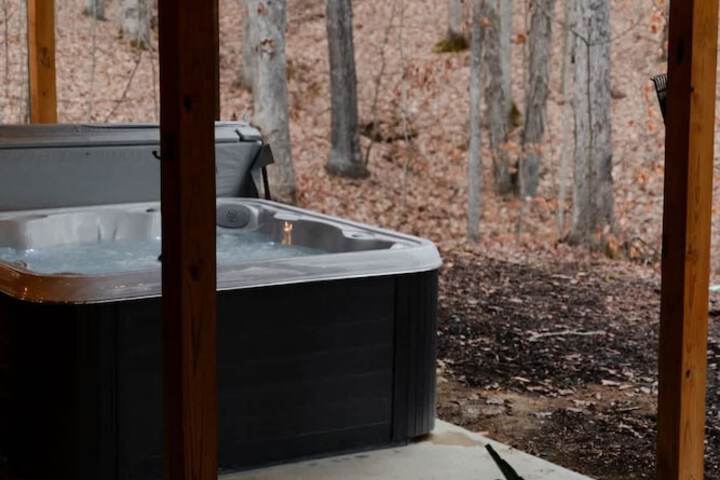 Sleeps 16! Luxury Cabin With Game Room & Hot Tub