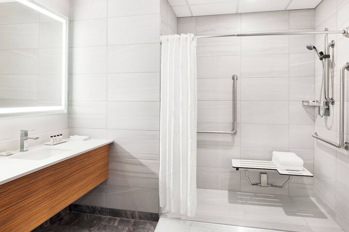 Delta Hotels by Marriott Grande Prairie Airport