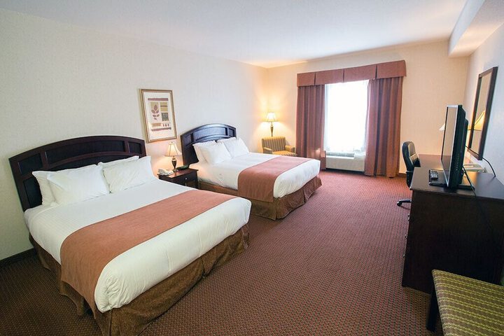 Pomeroy Inn & Suites Fort St. John