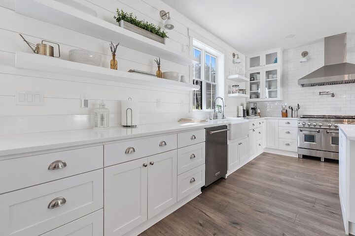 Serene 5BR Farmhouse Retreat Shoreline