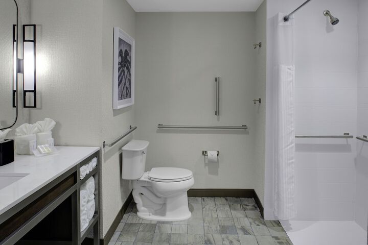 Room 25 of 46