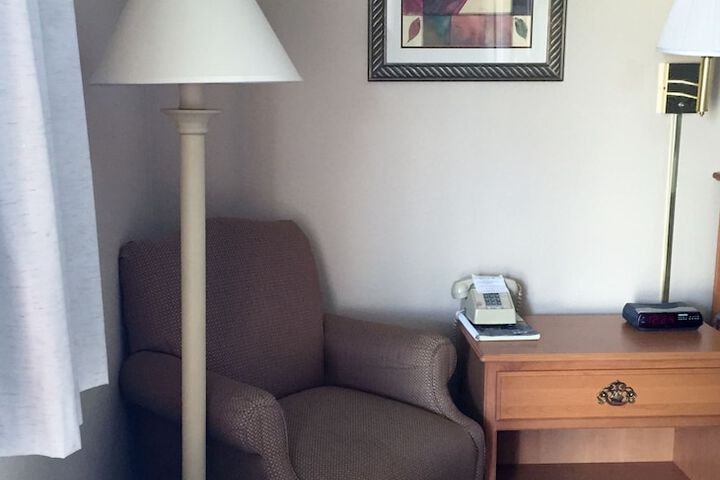 Room 49 of 64