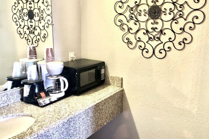 Room 9 of 12