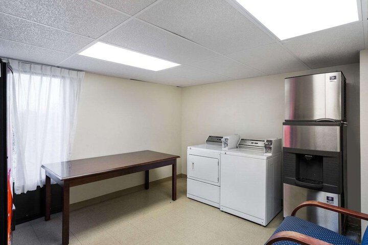 Room 33 of 33