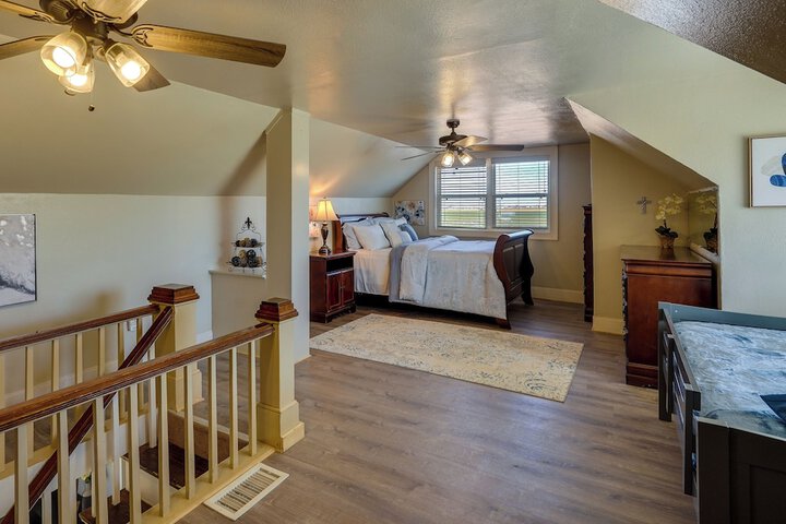 Lamesa Vacation Rental w / Covered Patio & Fire Pit