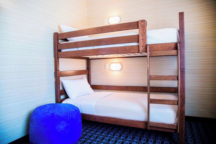 Room 13 of 25