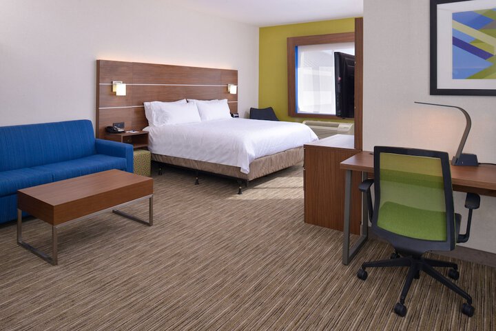 Room 16 of 50