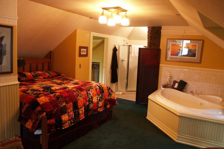 Room 33 of 46