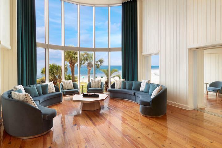 Hampton Inn & Suites Myrtle Beach / Oceanfront