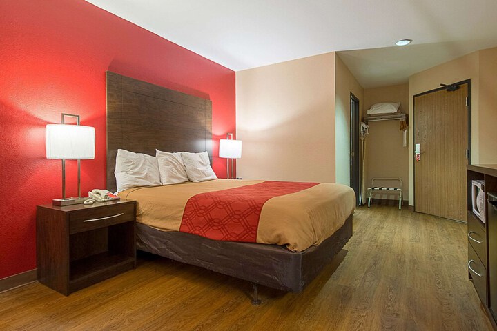 Room 27 of 31