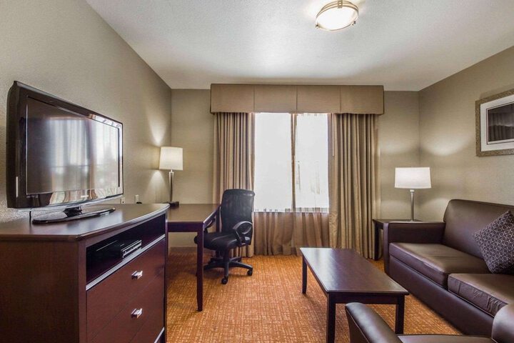 Room 15 of 53