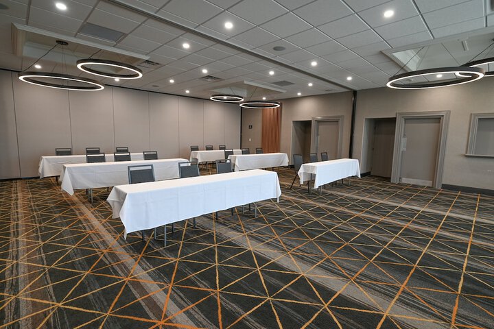 Holiday Inn Cleveland-Mayfield by IHG