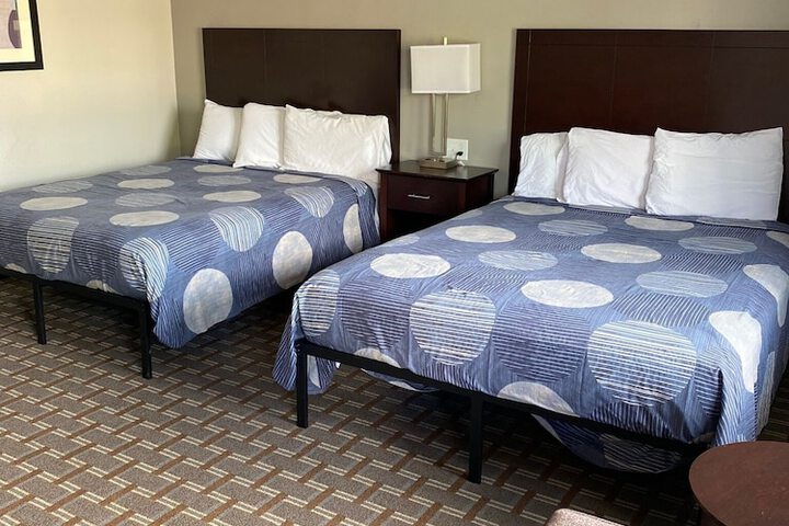 Room 9 of 18