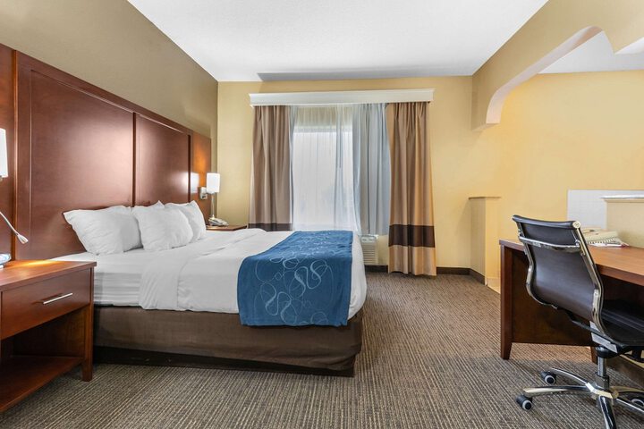 Comfort Suites Findlay I-75 near Sports Complex