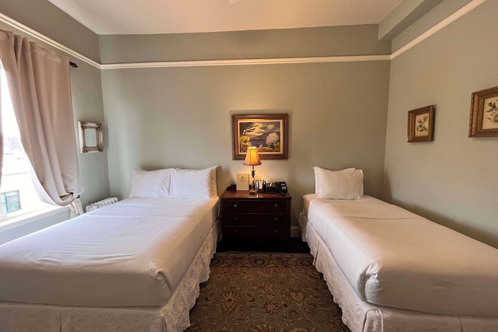 Room 38 of 69