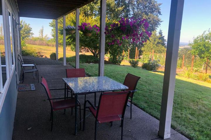 2 Bedroom Suite: Views Private Entrance, EVchgr