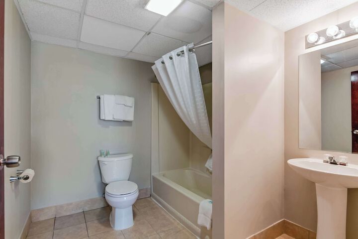Room 12 of 34