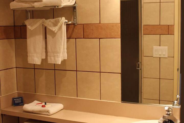 Room 6 of 14