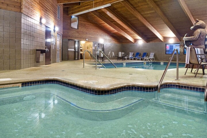 Pool 3 of 24